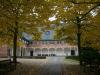 Lindenallee im Herbst vor Schlo� Reinbek