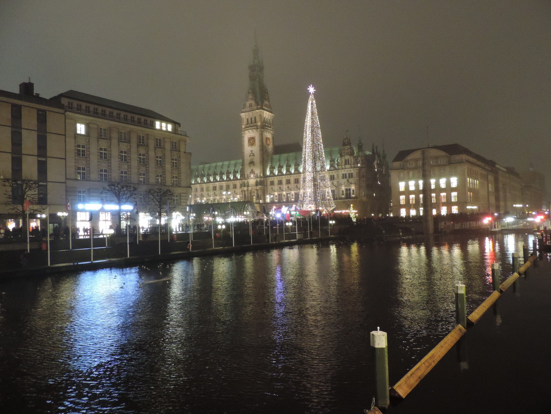 Hamburg bei Nacht - Hamburger Rathaus