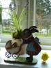 Osterhasenfrau mit Baby Osterhasenfrau mit Baby